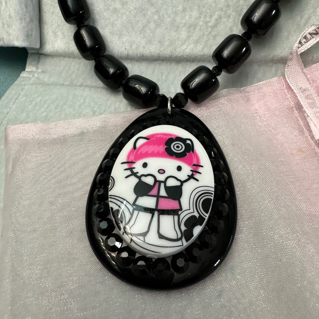 Hello Kitty Tarina Tarentino Collection 200$